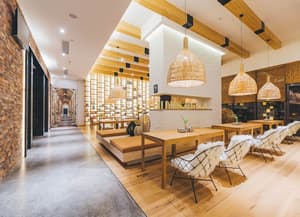 thumbnail: Restaurant