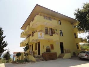 thumbnail: Front of property