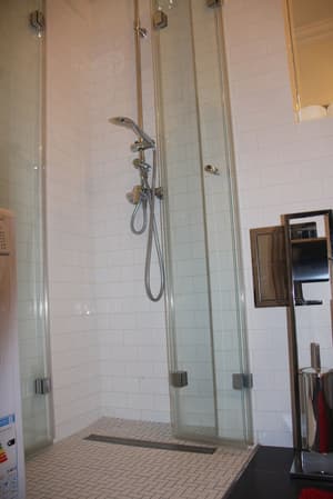 thumbnail: Bathroom shower