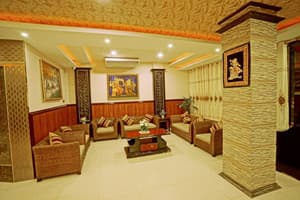 thumbnail: Lobby sitting area