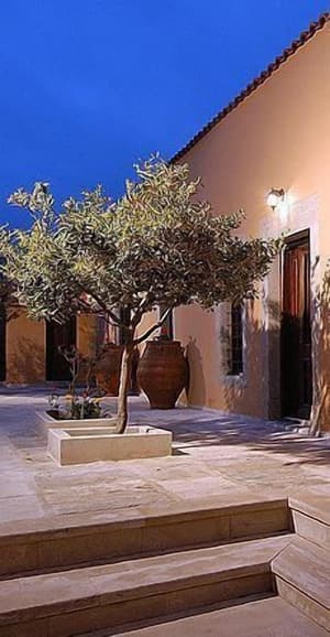thumbnail: Exterior