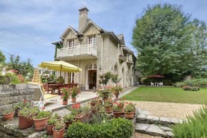 thumbnail: Property grounds