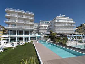thumbnail: Front of property