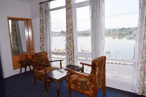 thumbnail: Reception