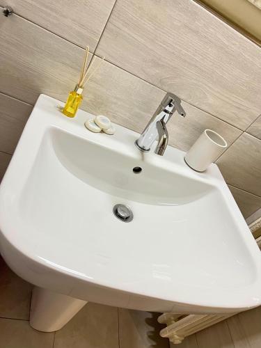 835889379.jpg