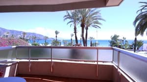 thumbnail: 44293092.jpg
