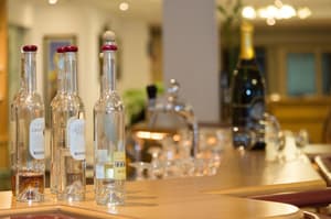 thumbnail: Bar (on property)