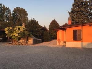 thumbnail: Exterior