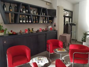 thumbnail: Bar (on property)