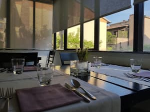 thumbnail: Restaurant