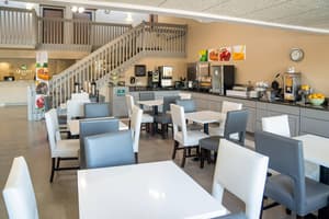 thumbnail: Breakfast area