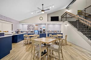 thumbnail: Breakfast area