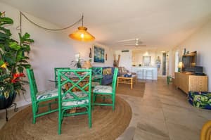 thumbnail: Dining room