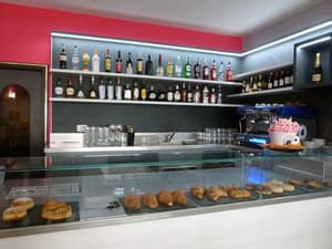 thumbnail: Bar (on property)
