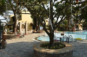 thumbnail: Exterior