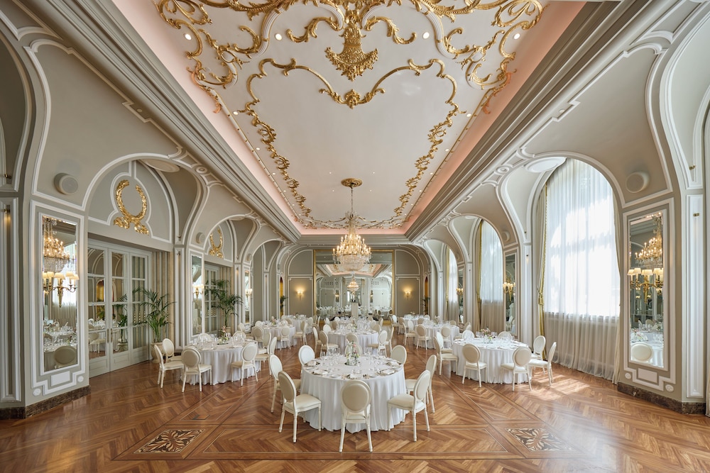 Reception hall