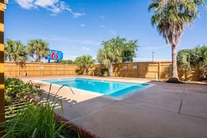 thumbnail: Outdoor pool