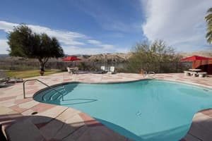 thumbnail: Front of property