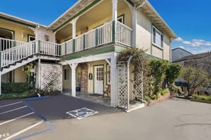 Carmel Inn And Suites