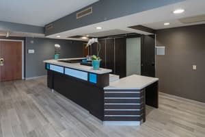 thumbnail: Interior entrance