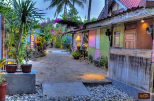 thumbnail: Exterior