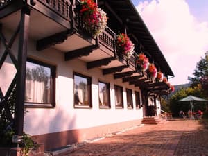 thumbnail: Exterior
