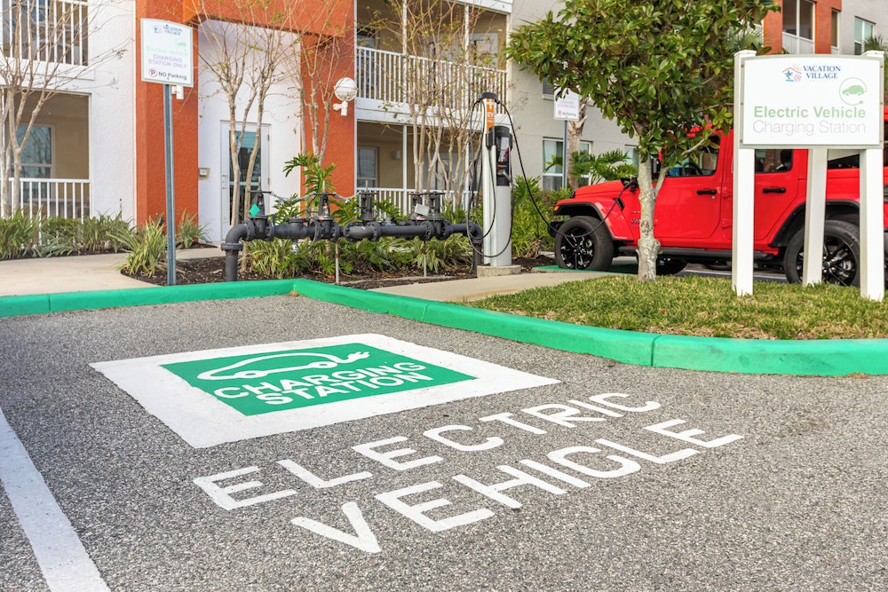 Electric vehicle charging station
