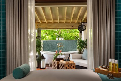 Spa Couples Room Tub
