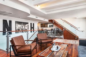 thumbnail: Lounge