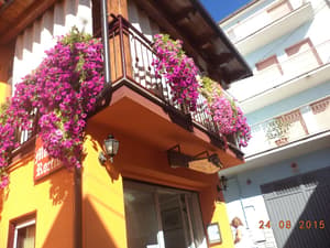 thumbnail: Front of property
