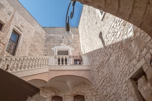 thumbnail: Exterior detail