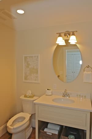 thumbnail: Bathroom amenities