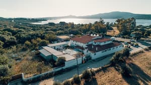 thumbnail: Exterior