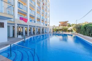 thumbnail: Outdoor pool