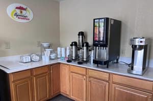 thumbnail: Breakfast area