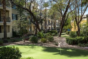 thumbnail: Mini-golf