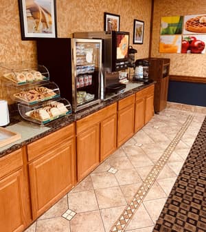 thumbnail: Breakfast area