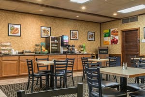 thumbnail: Breakfast area