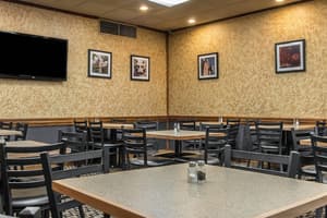 thumbnail: Breakfast area