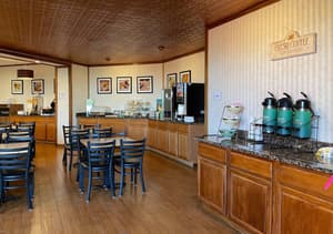 thumbnail: Breakfast area