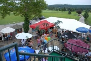 thumbnail: Outdoor dining
