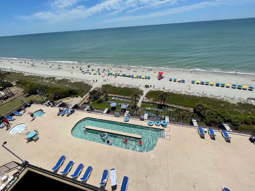 Rooftop pool