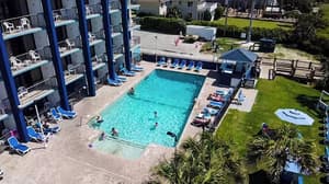 thumbnail: Outdoor pool
