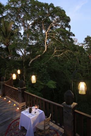 thumbnail: Outdoor dining