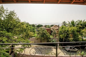 thumbnail: Balcony view
