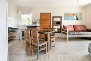 thumbnail: Dining room