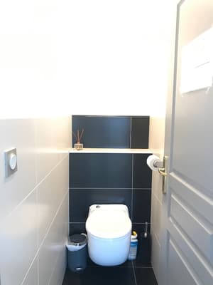 thumbnail: Bathroom amenities