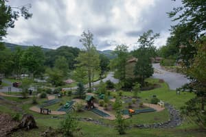 thumbnail: Mini-golf