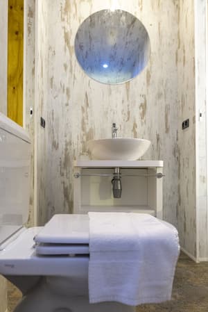 thumbnail: Bathroom