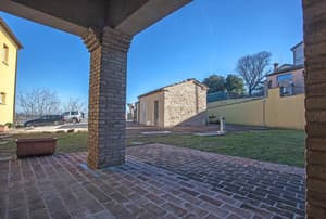 thumbnail: Terrace/patio